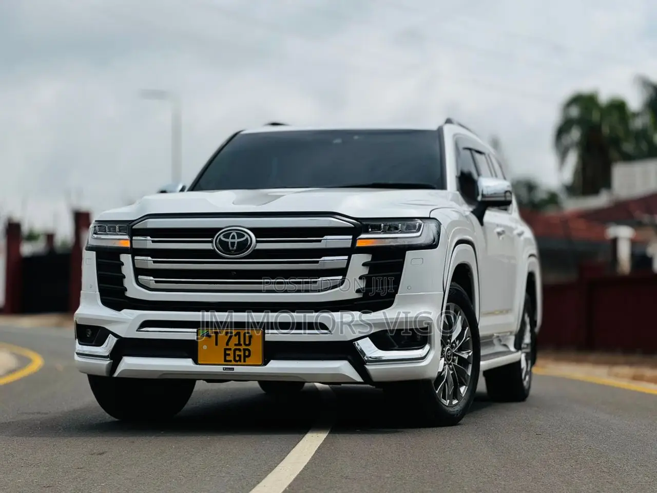 Toyota Land Cruiser 2022 White
