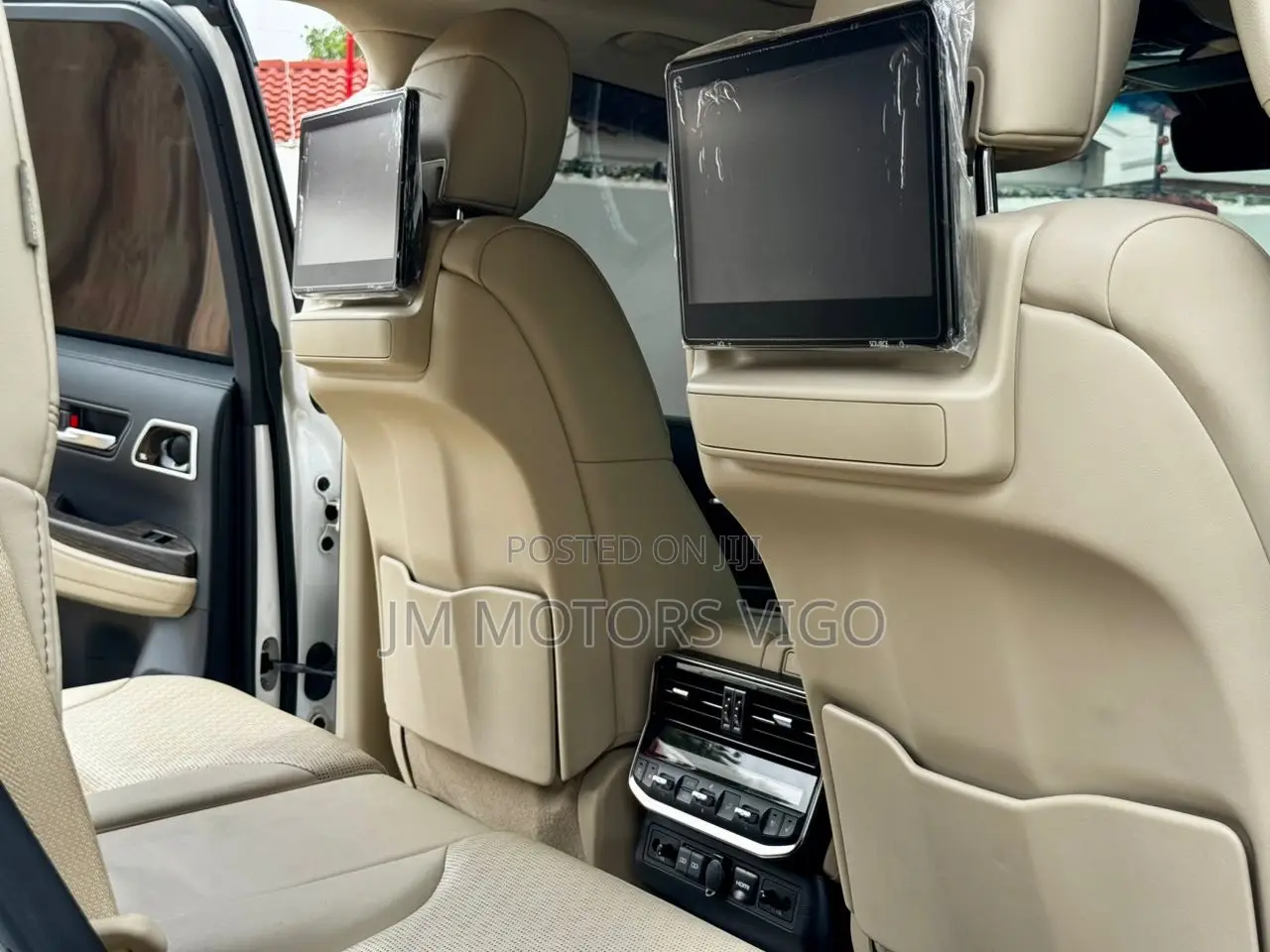 Toyota Land Cruiser 2022 White