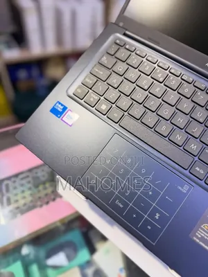 New Laptop Asus 8GB Intel Core 5 SSD 512GB