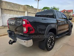 Toyota Hilux Revo Double Cab Deisel 2.8 AWD 2022 Black