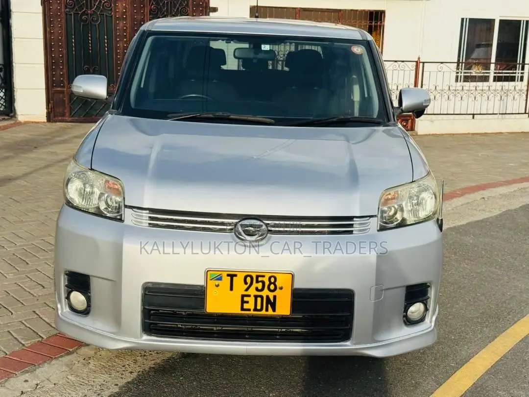 Toyota Corolla Rumion 2009 Silver