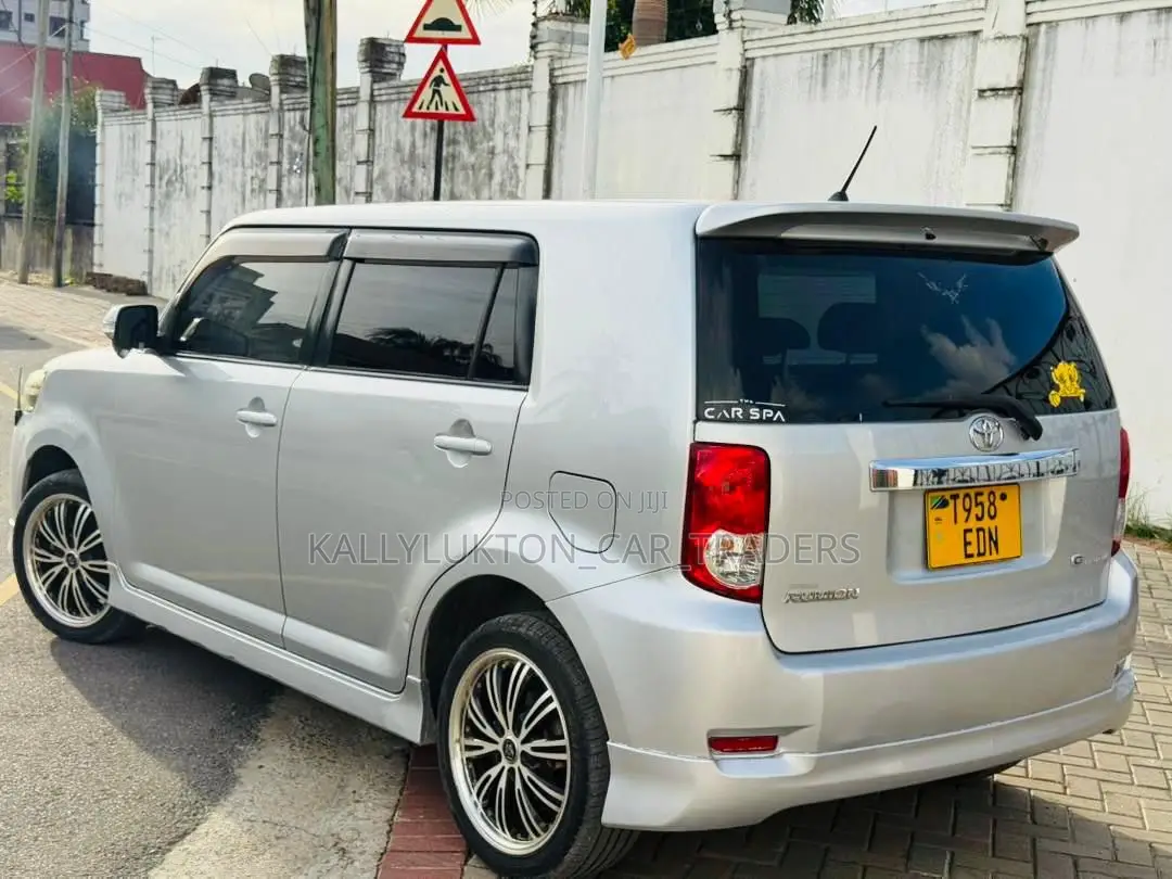 Toyota Corolla Rumion 2009 Silver