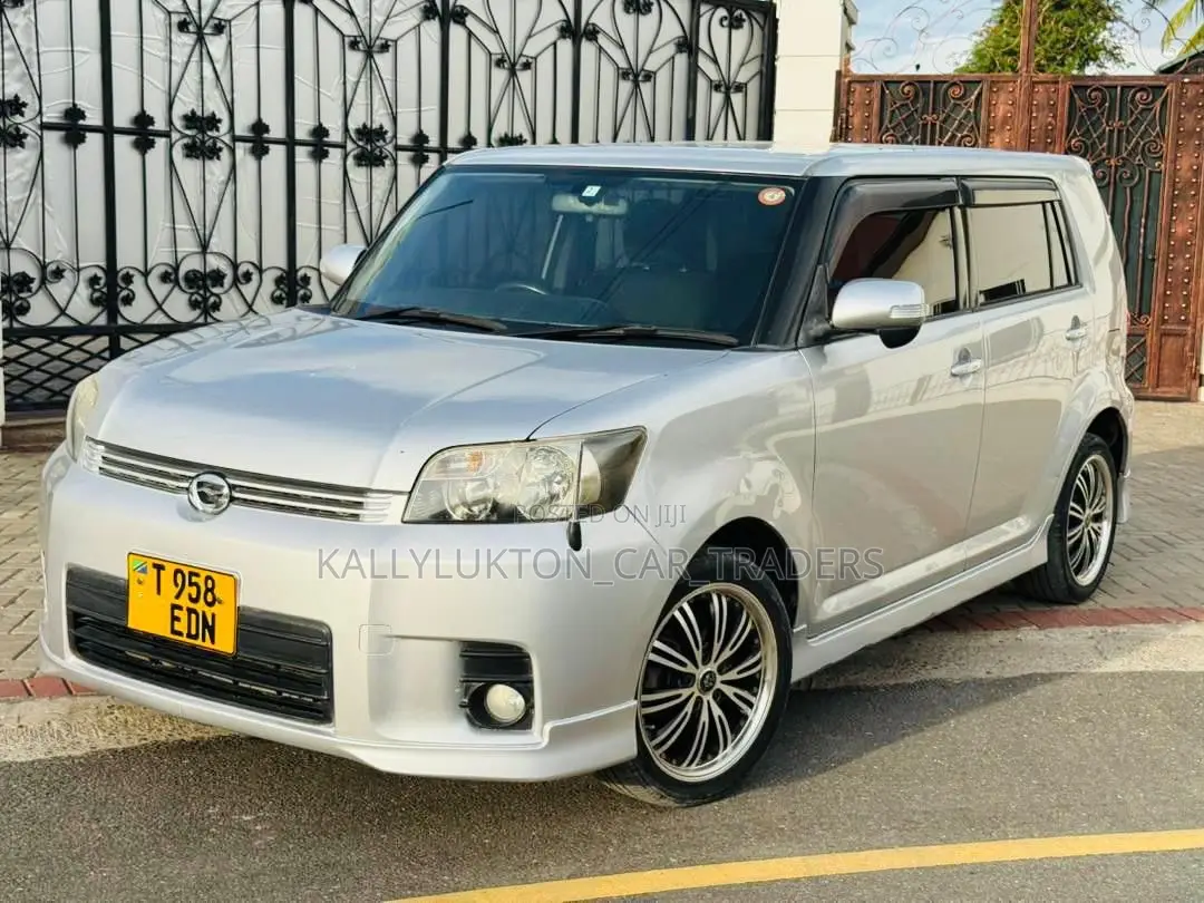 Toyota Corolla Rumion 2009 Silver