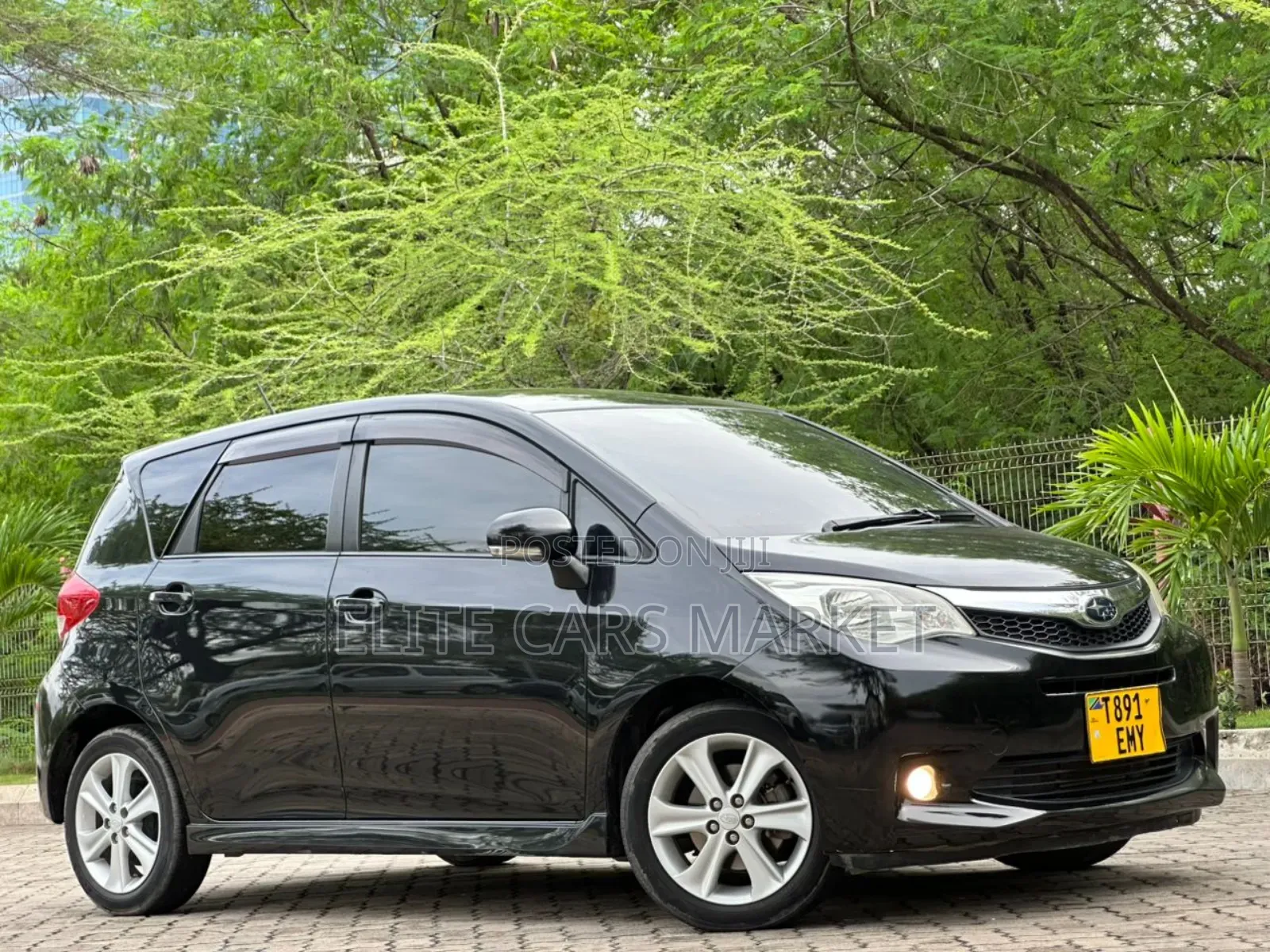 Subaru Trezia 2011 Black
