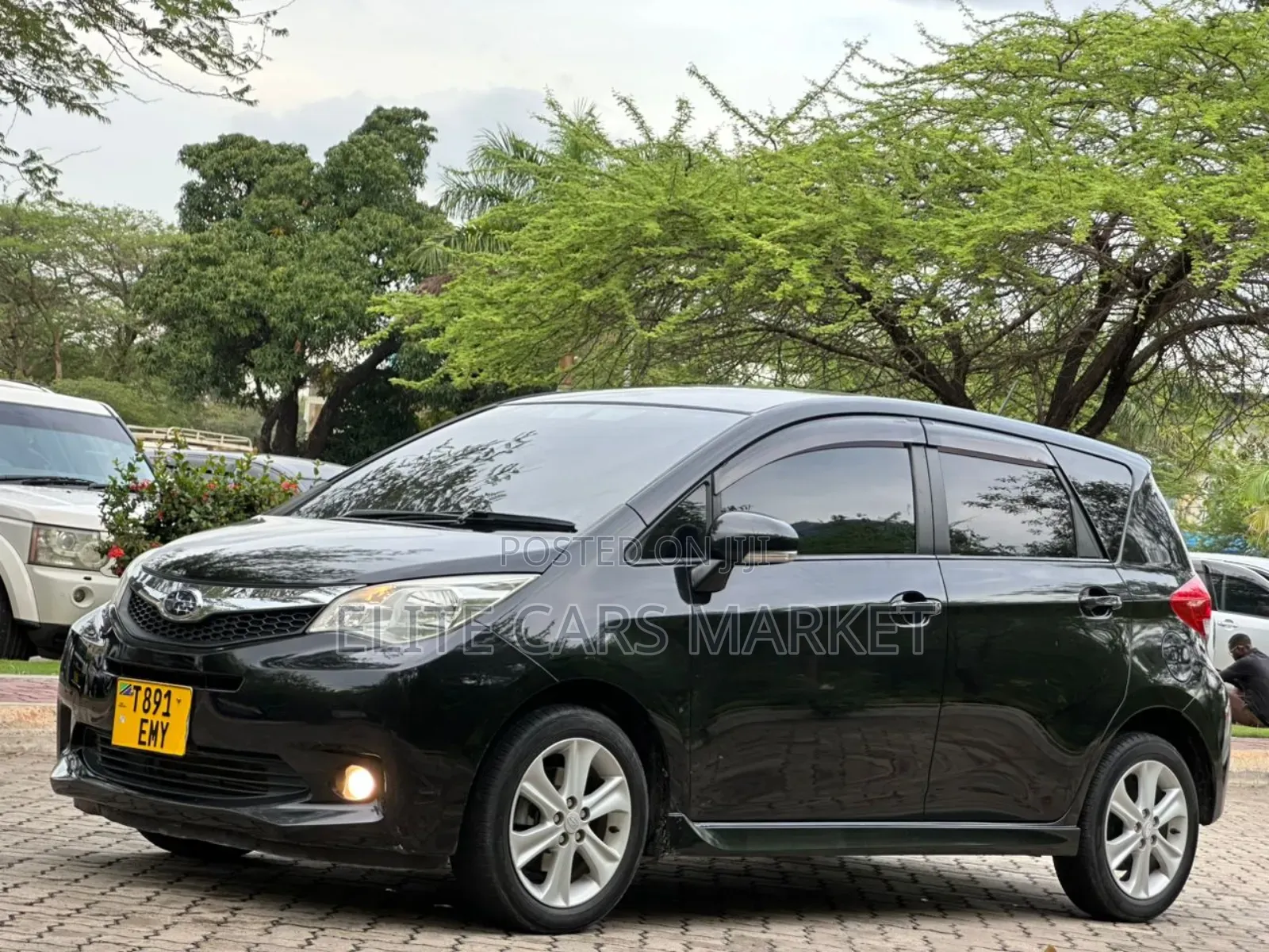 Subaru Trezia 2011 Black