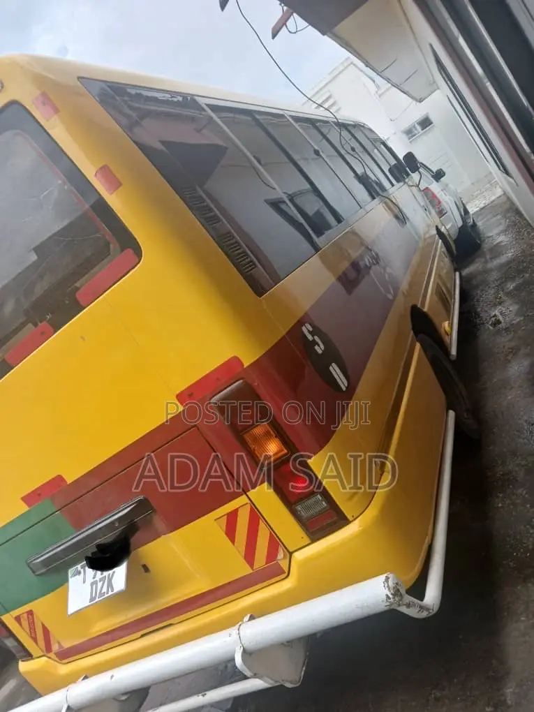 Nissan Civilian 2008 Yellow