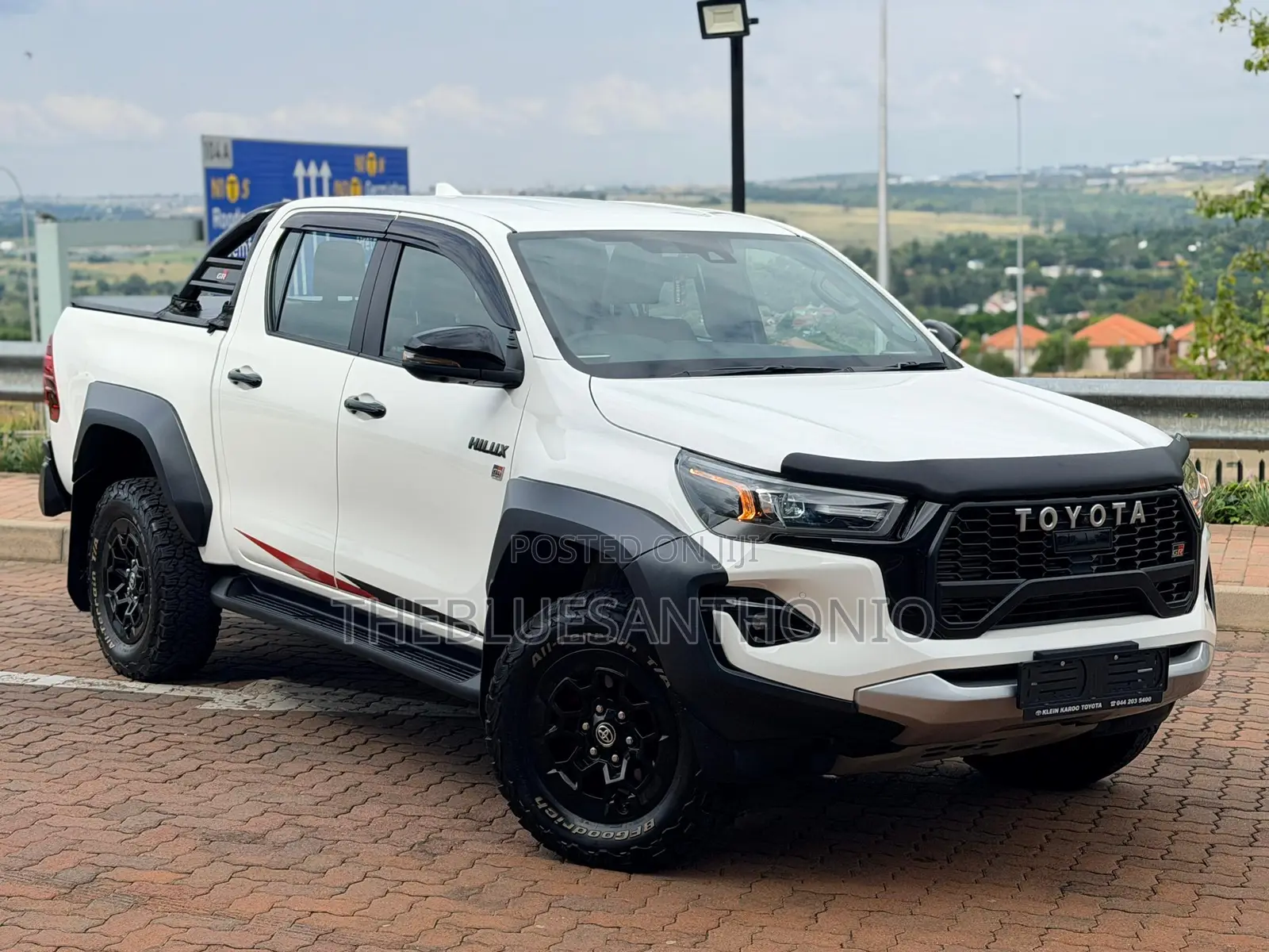 New Toyota Hilux 2025 White