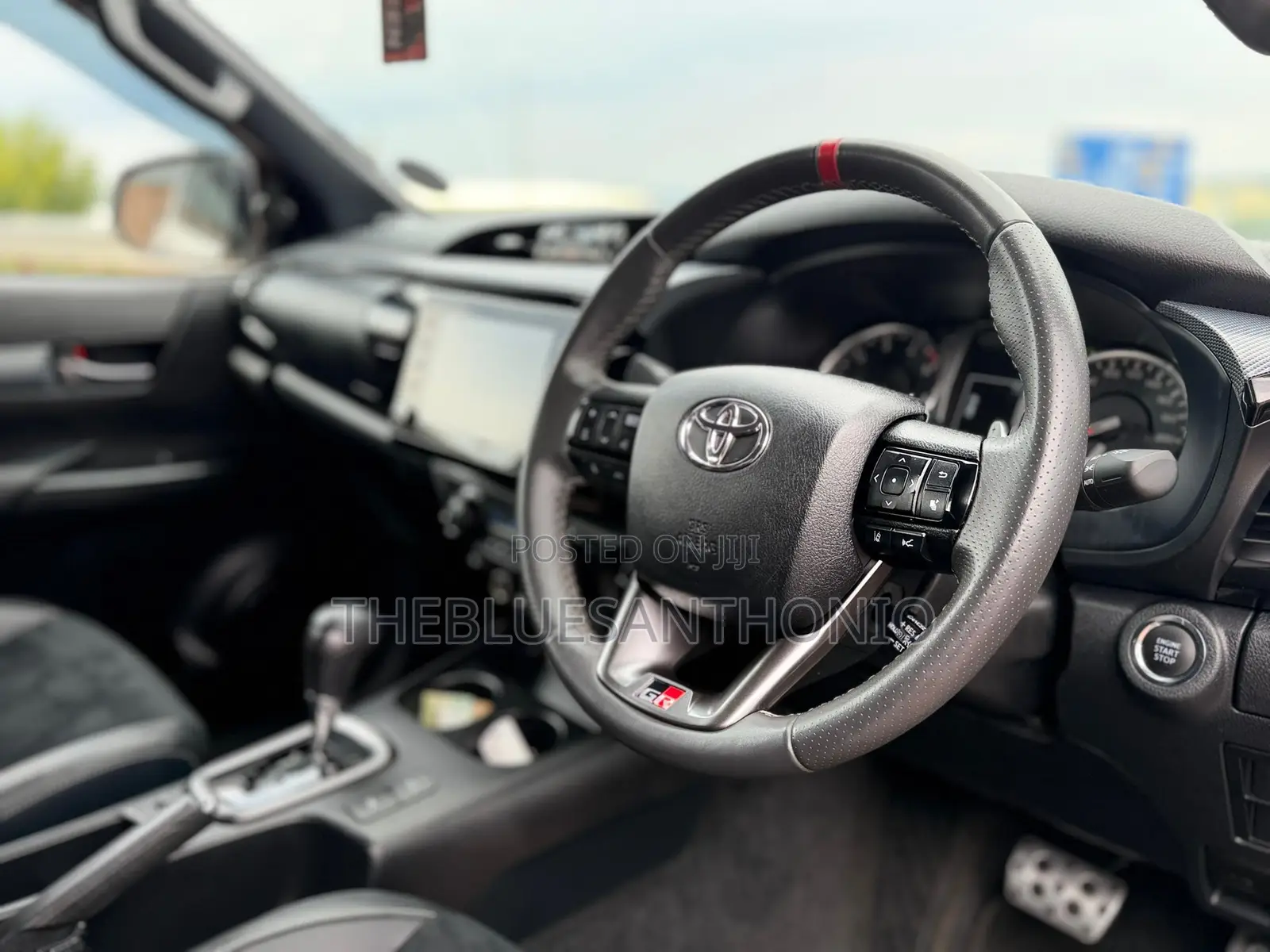 New Toyota Hilux 2025 White
