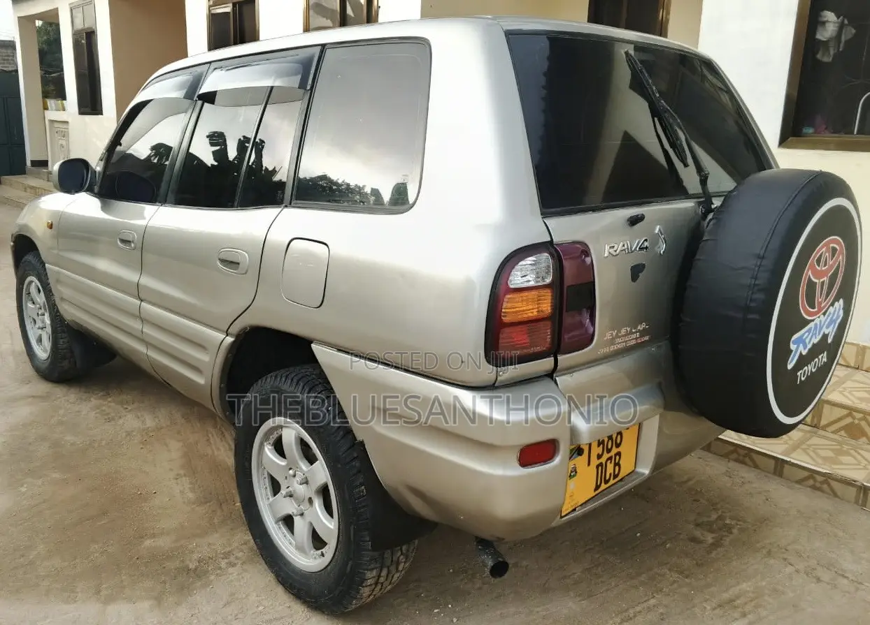Toyota RAV4 1999 Silver