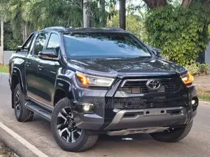 Toyota Hilux 2025 Gray