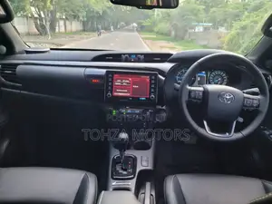 Toyota Hilux 2025 Gray