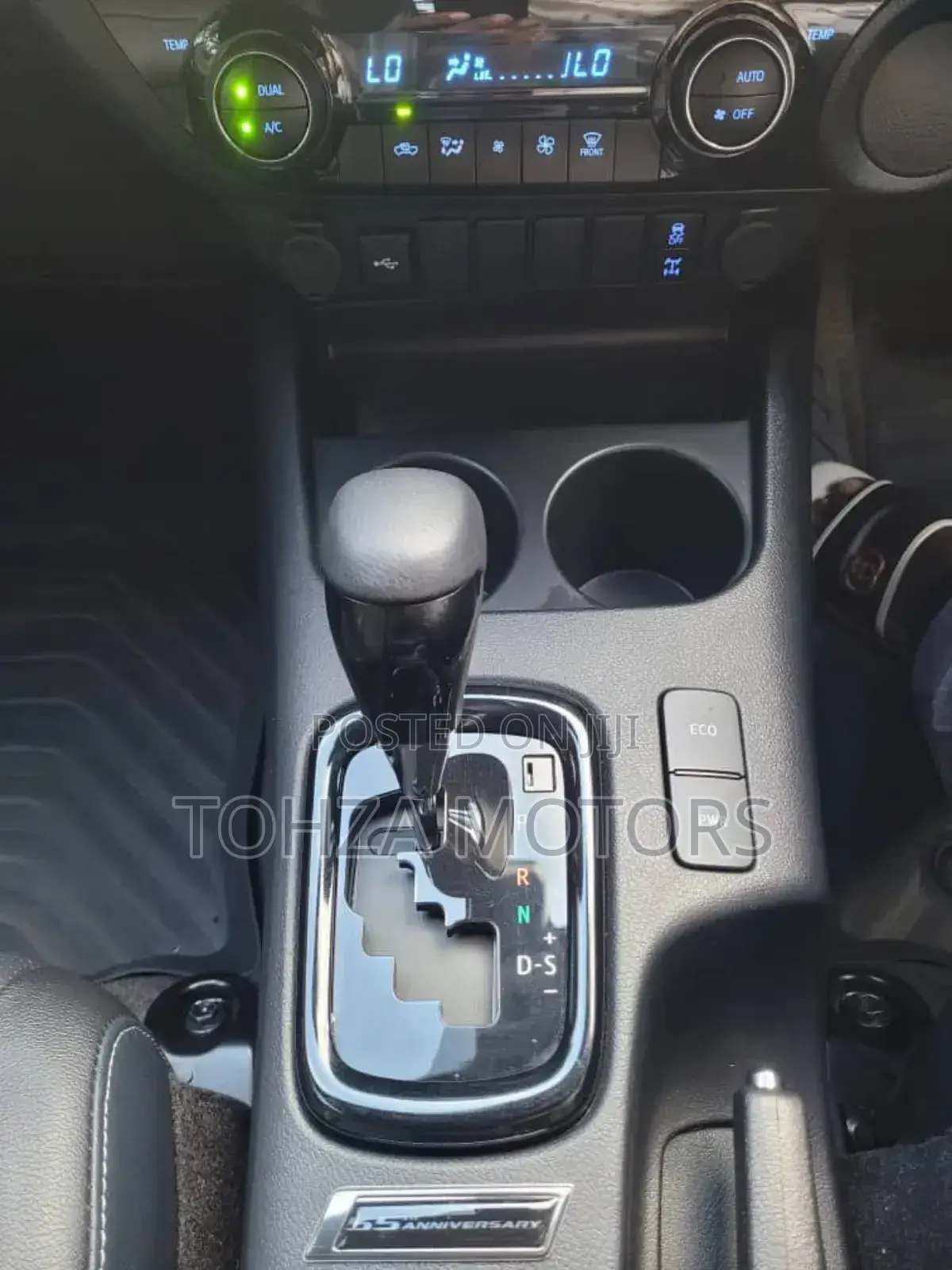 Toyota Hilux 2025 Gray
