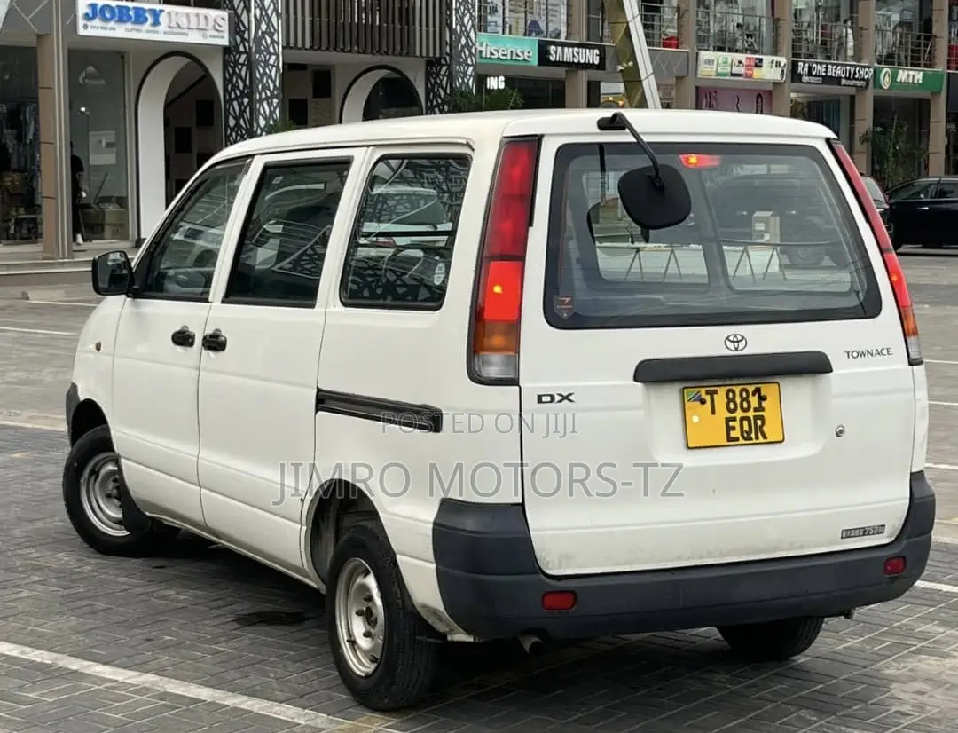 Toyota TownAce Noah 1998 White