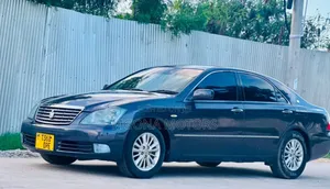 Toyota Crown Royale 2005 Gray