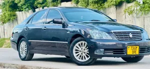Toyota Crown Royale 2005 Gray