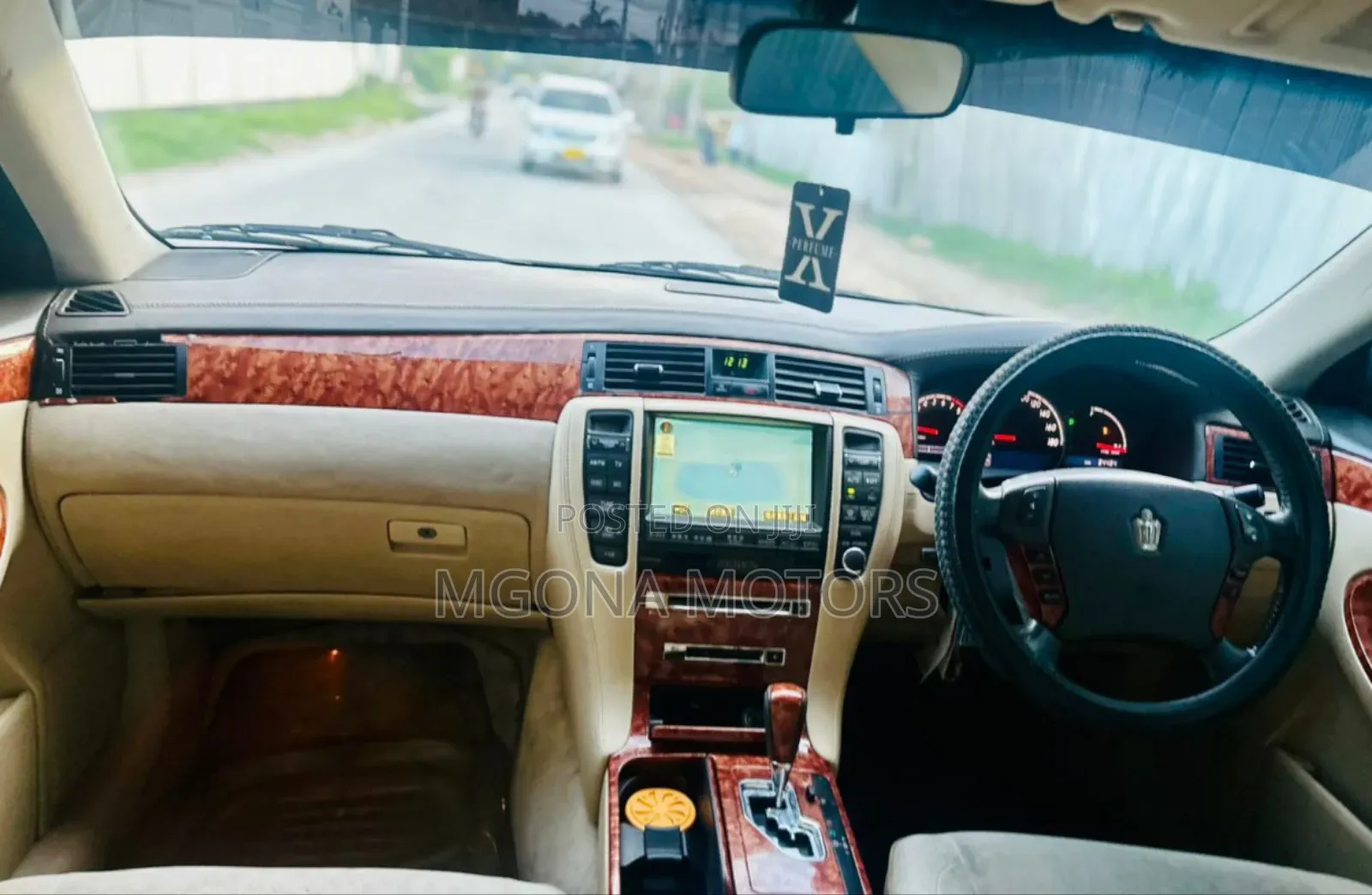 Toyota Crown Royale 2005 Gray