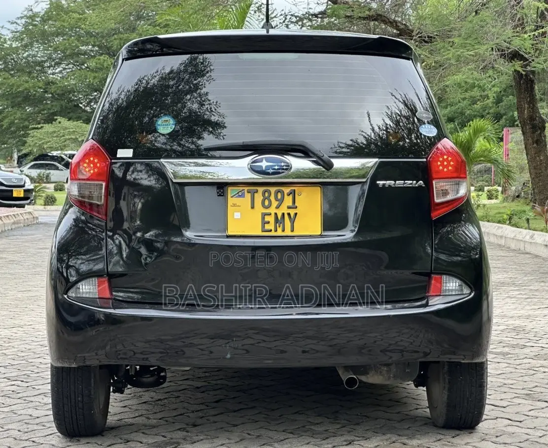 Subaru Trezia 2011 Black