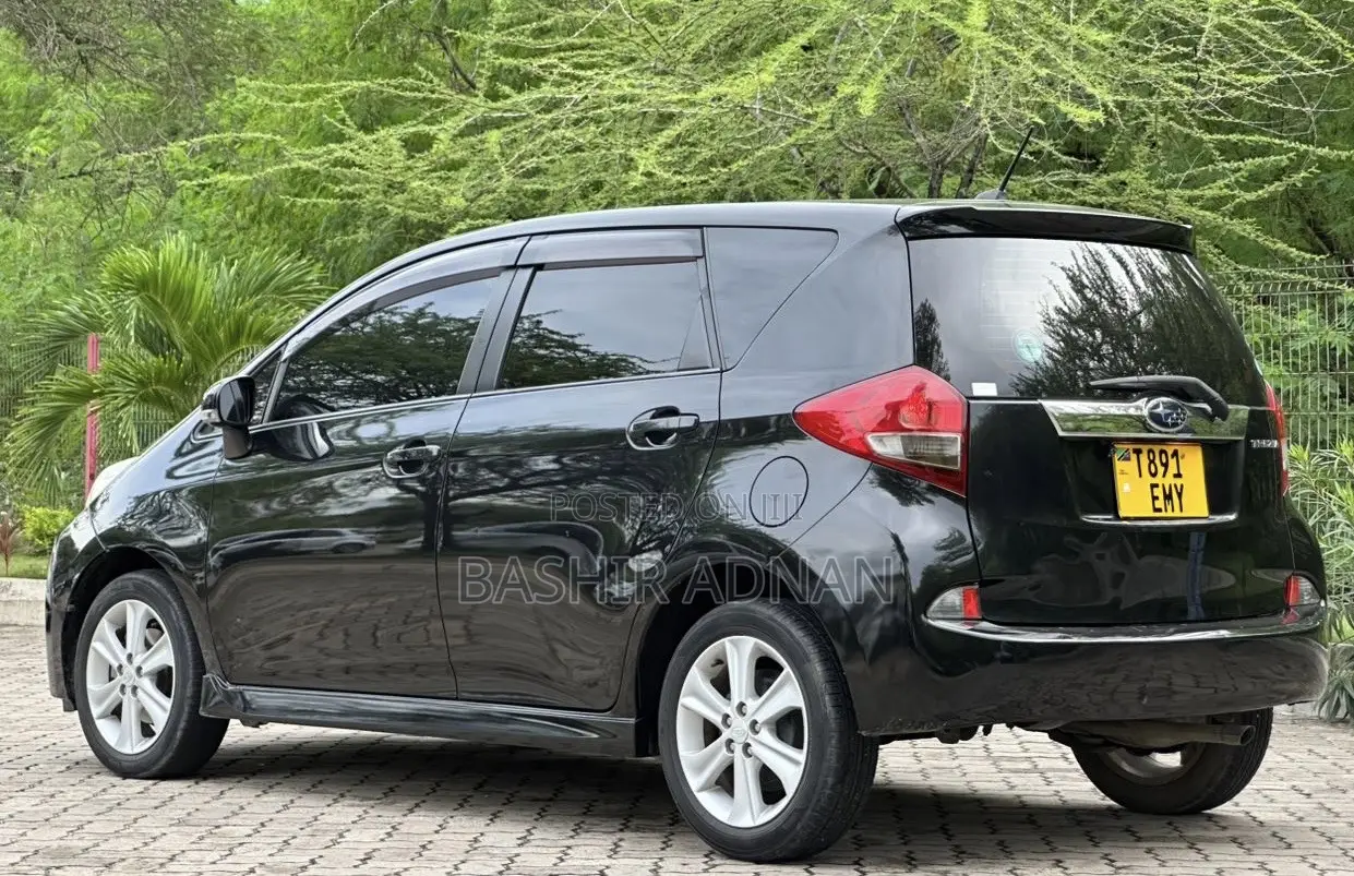 Subaru Trezia 2011 Black