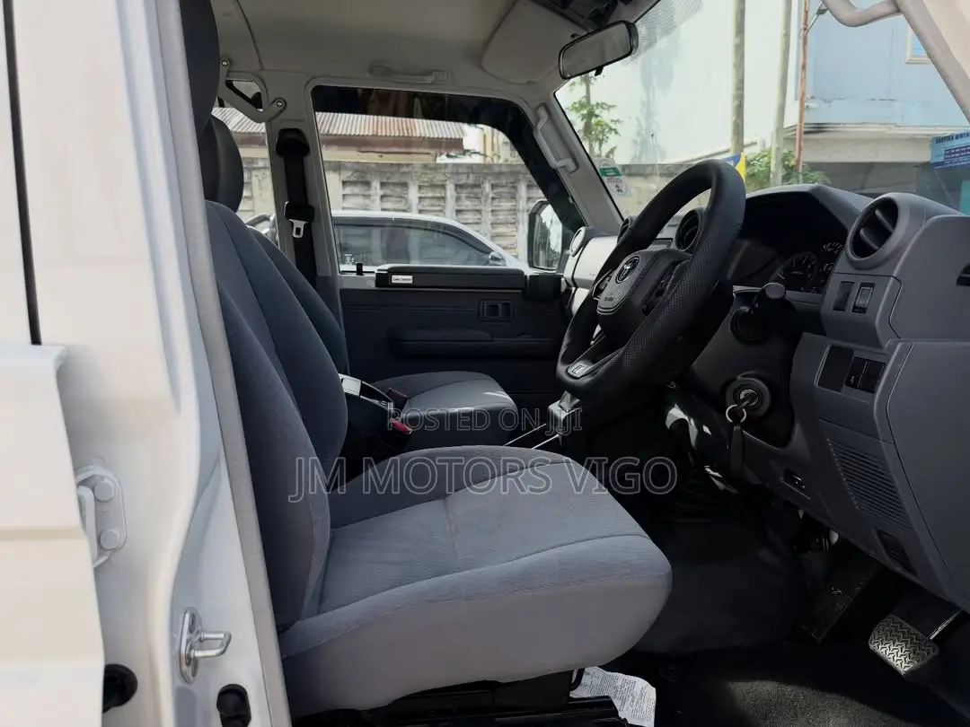 Toyota Land Cruiser 2026 White