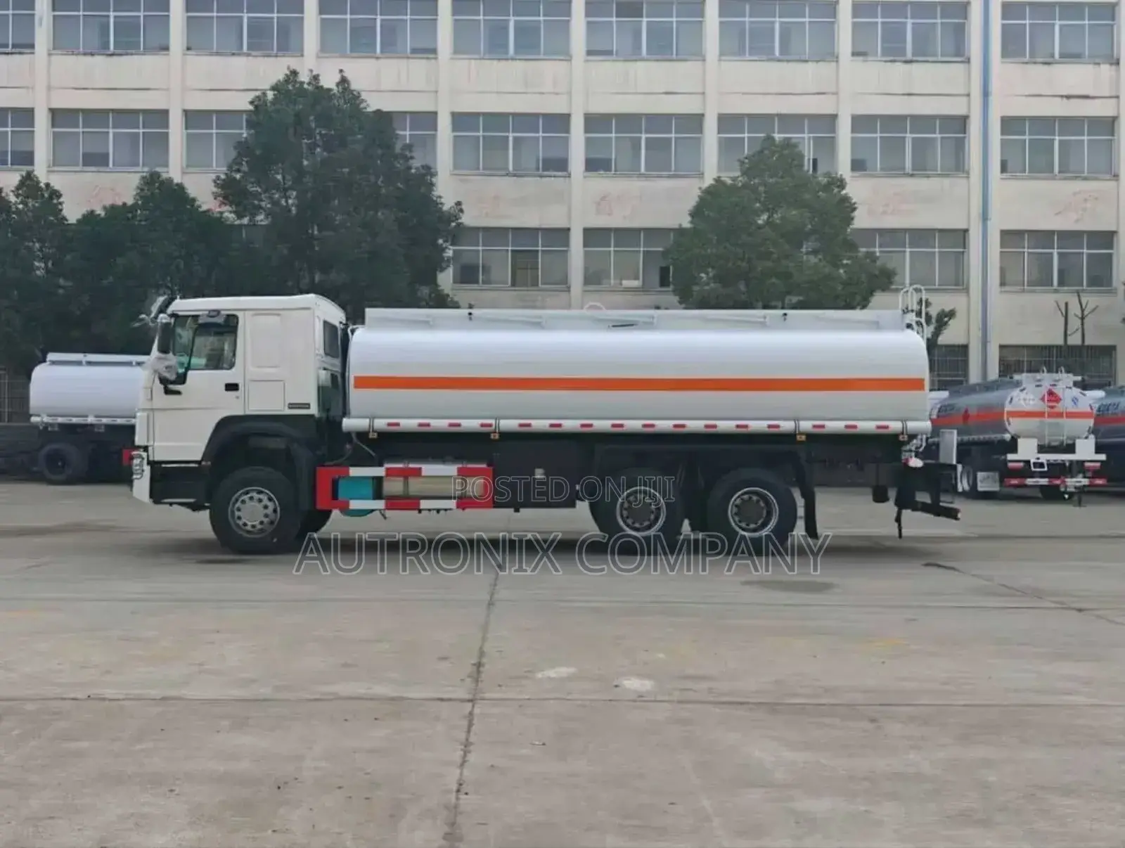 Howo 371hp Oil Tanker