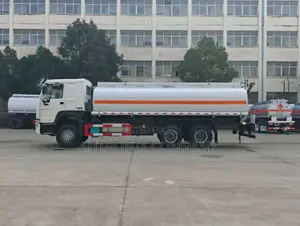 Howo 371hp Oil Tanker