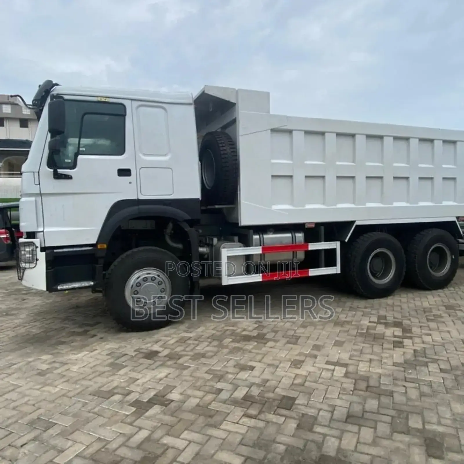 Howo 380hp Dump Track
