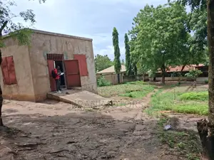 - *Kiwanja Kikubwa SQM 1,000 Ml 65 Kipo Goba Njia Nne(Goba Road