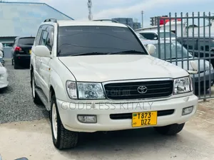 Toyota Land Cruiser 2007 White