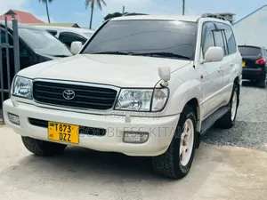 Toyota Land Cruiser 2007 White