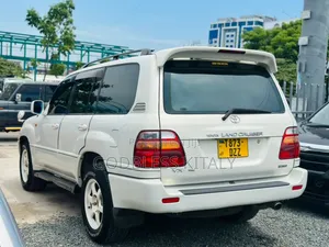 Toyota Land Cruiser 2007 White