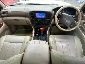 Toyota Land Cruiser 2007 White