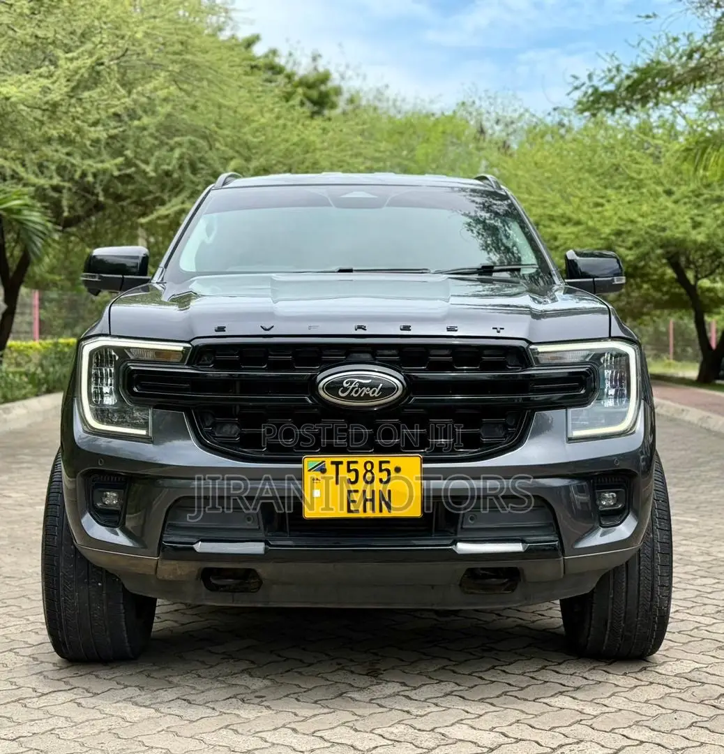 Ford Everest 2021 Black
