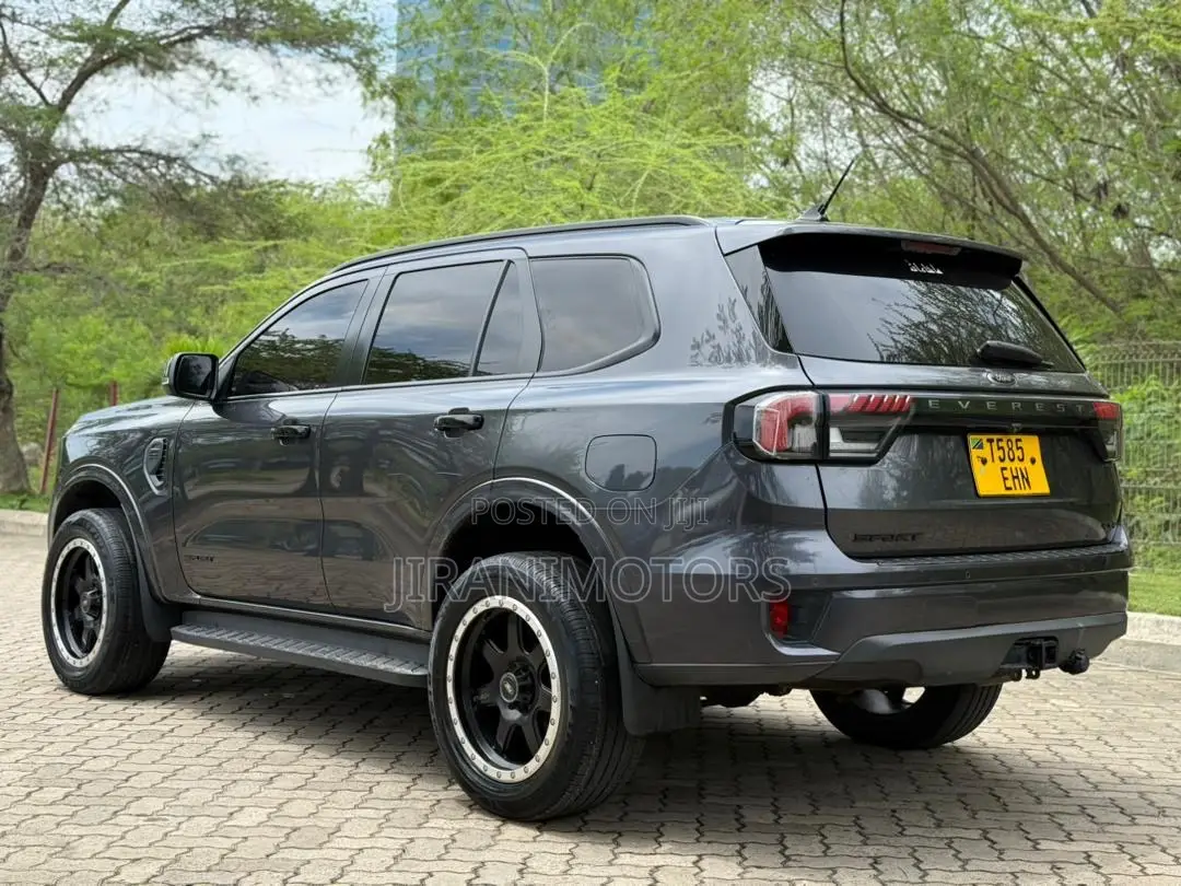 Ford Everest 2021 Black