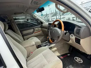 Toyota Land Cruiser HDJ 100 2005 White