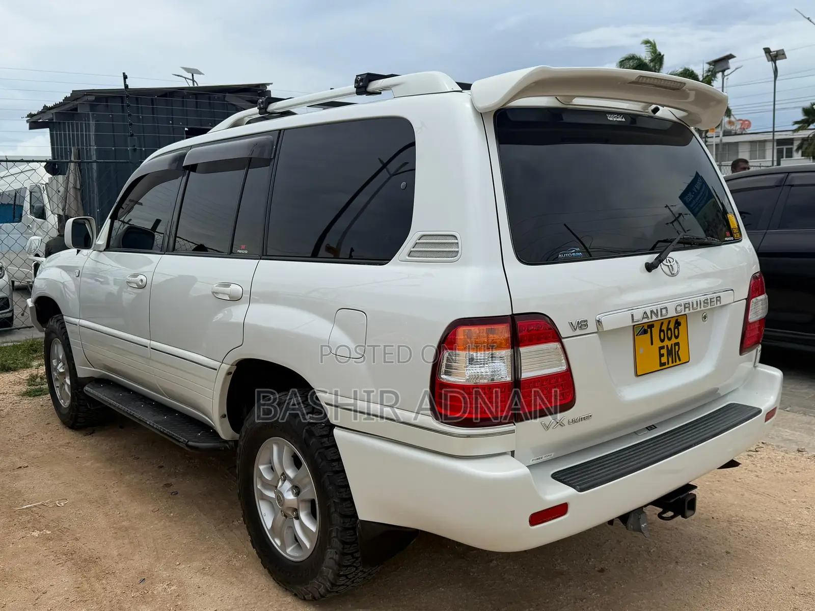 Toyota Land Cruiser HDJ 100 2005 White