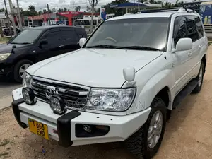 Toyota Land Cruiser HDJ 100 2005 White
