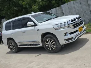 Toyota Land Cruiser 2014 White
