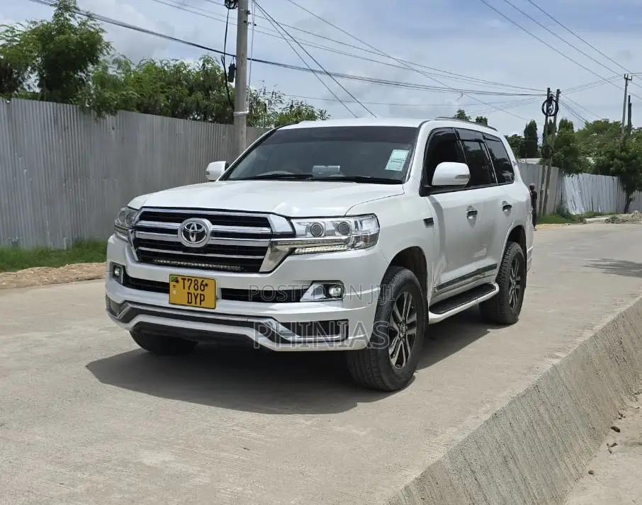 Toyota Land Cruiser 2020 White