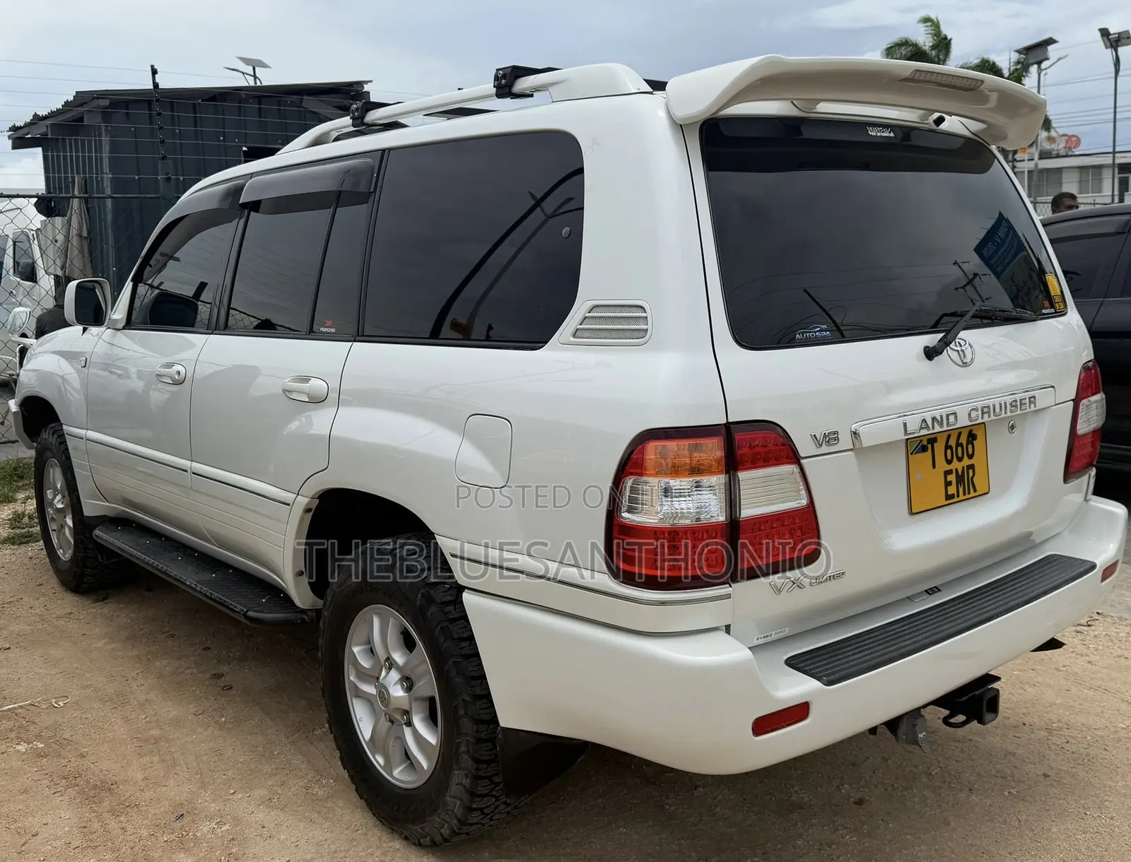 Toyota Land Cruiser 2005 White