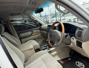 Toyota Land Cruiser 2005 White