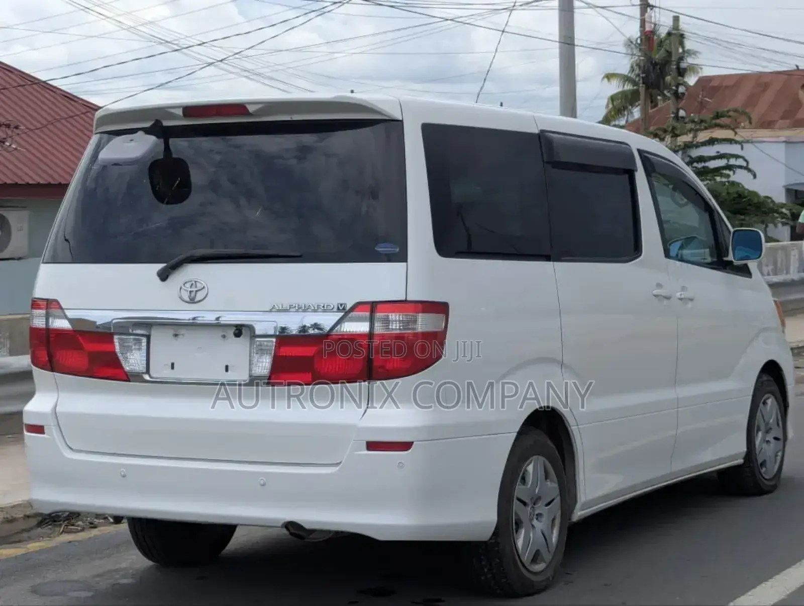 Toyota Alphard 2.4 Petrol AWD 2003 White