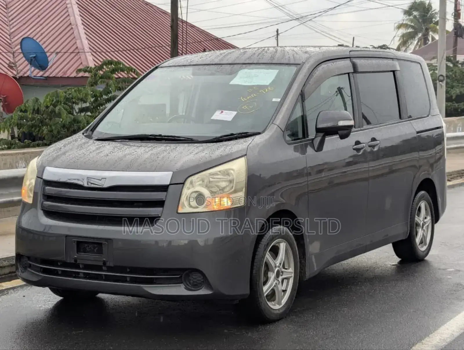 Toyota Noah 2.0 143hp AWD (8 Seater) 2008 Gray