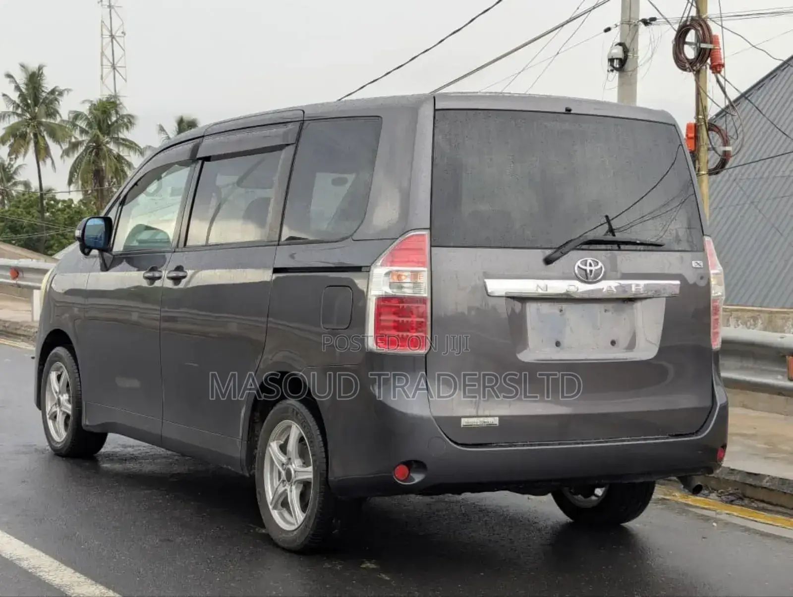 Toyota Noah 2.0 143hp AWD (8 Seater) 2008 Gray