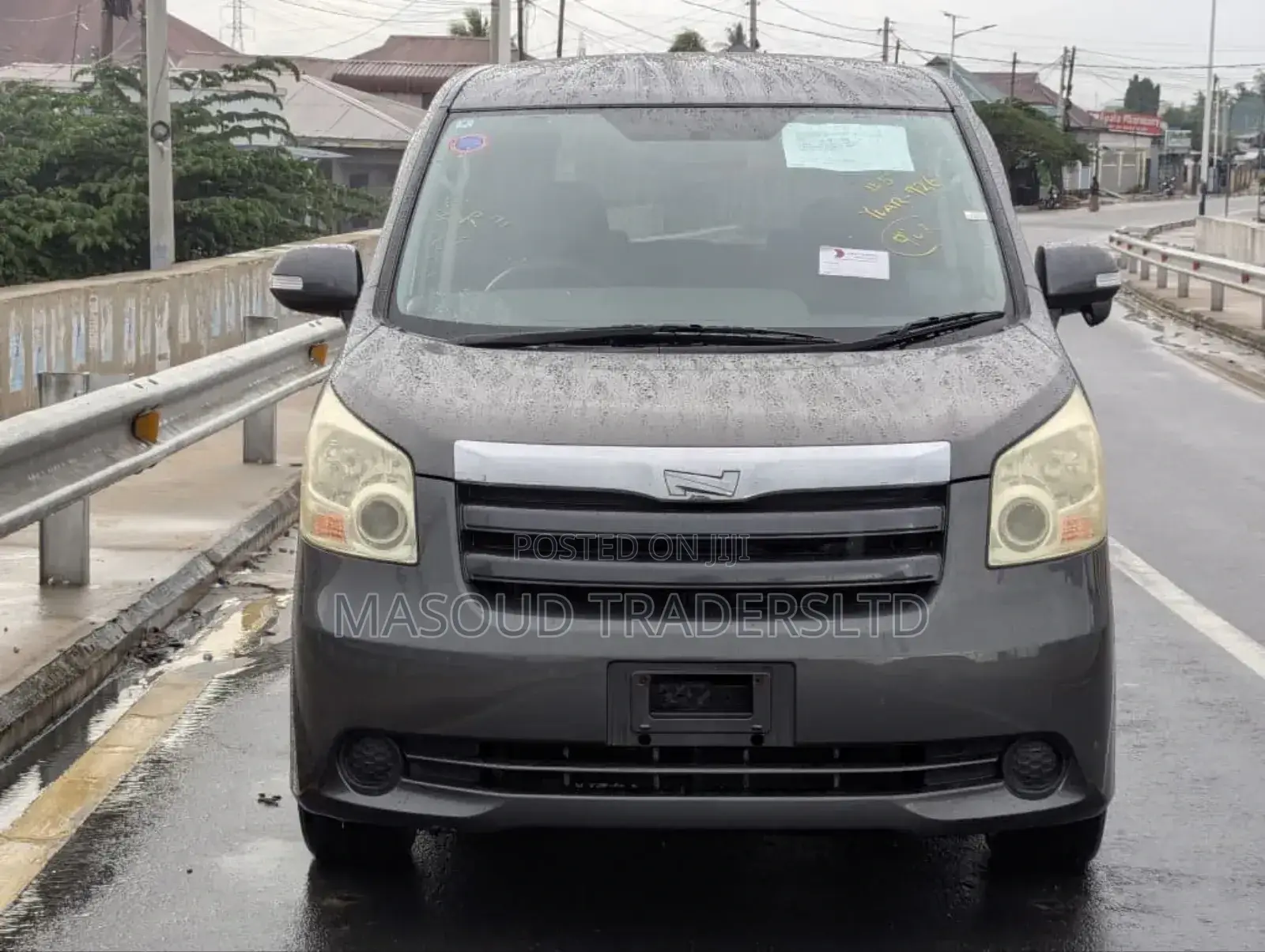 Toyota Noah 2.0 143hp AWD (8 Seater) 2008 Gray