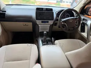 Toyota Land Cruiser Prado 2017 Pearl