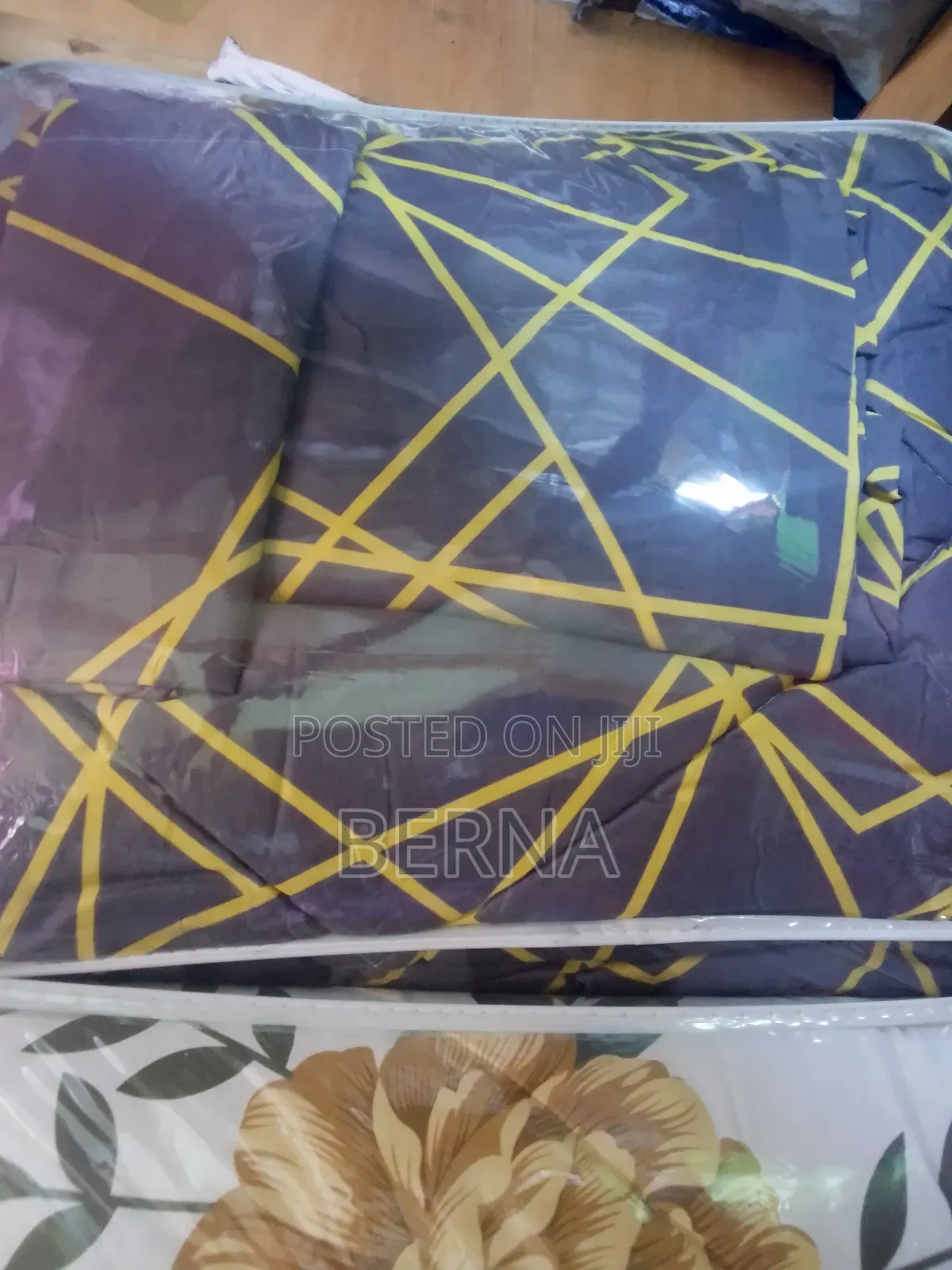 Duvet (Duvet+ Bedsheet+2 Pillow Cases)