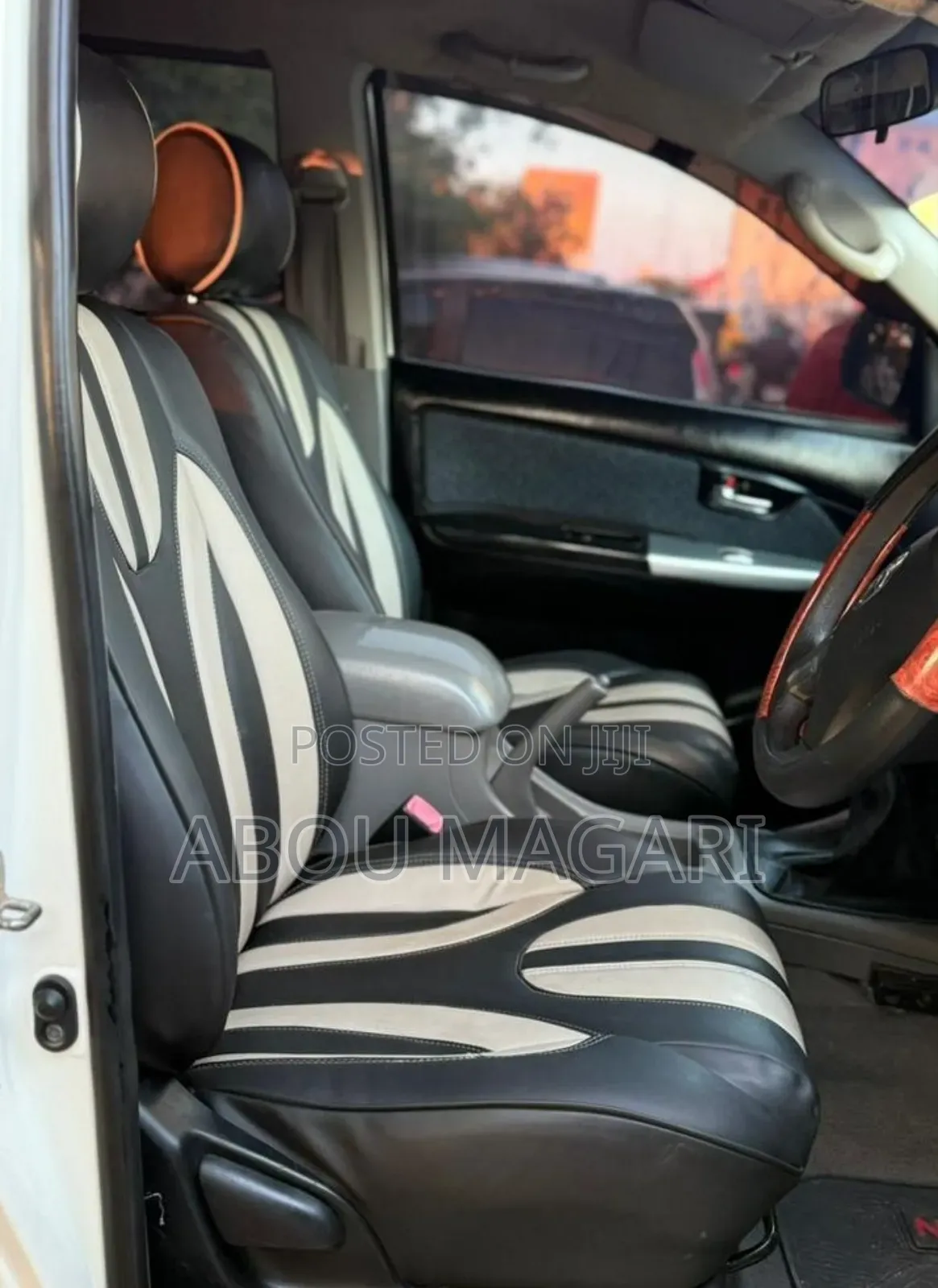 Toyota Hilux 2012 White