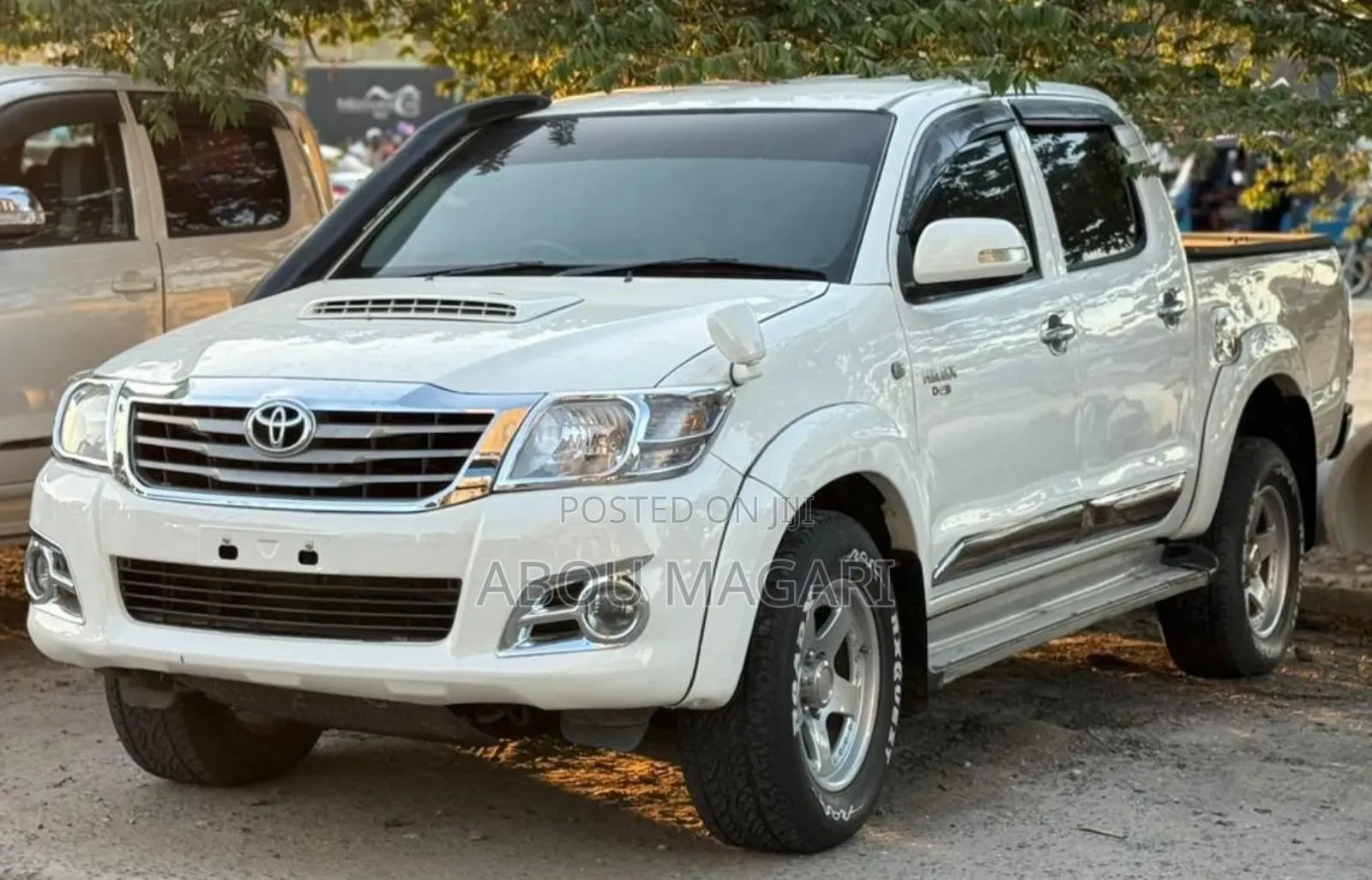 Toyota Hilux 2012 White