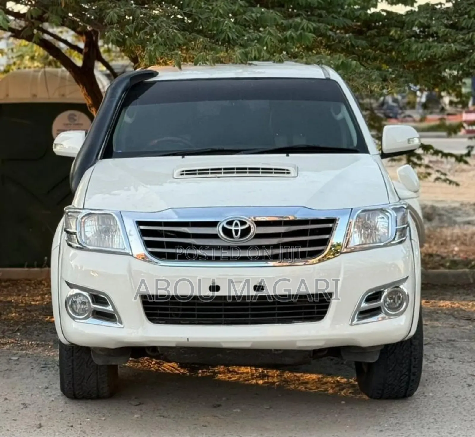 Toyota Hilux 2012 White