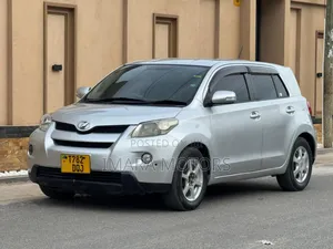 Toyota IST 2008 Silver